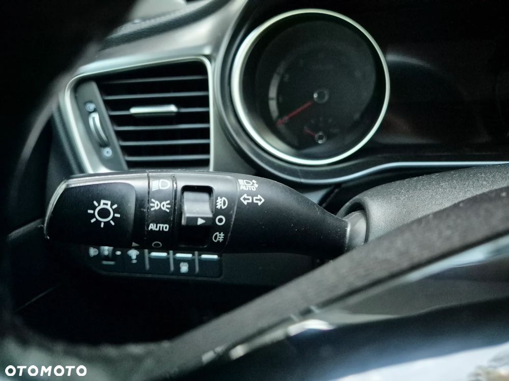 Kia Ceed 1.5 T-GDI M - 13