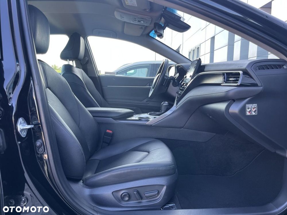 Toyota Camry 2.5 Hybrid Executive CVT - 12
