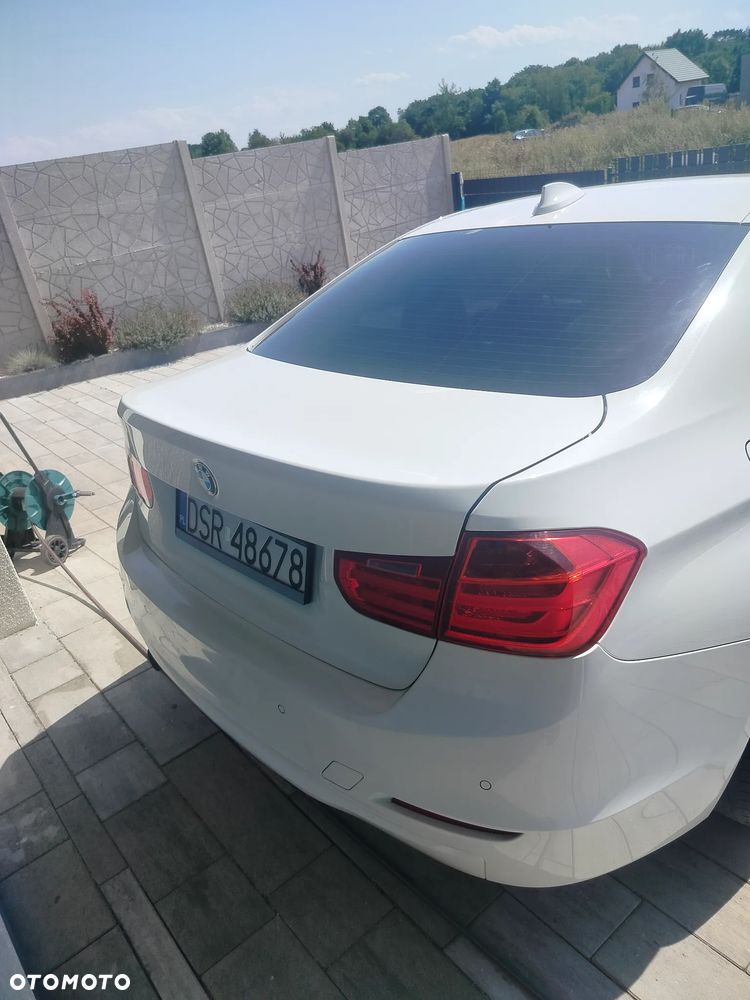 BMW Seria 3 316i - 10