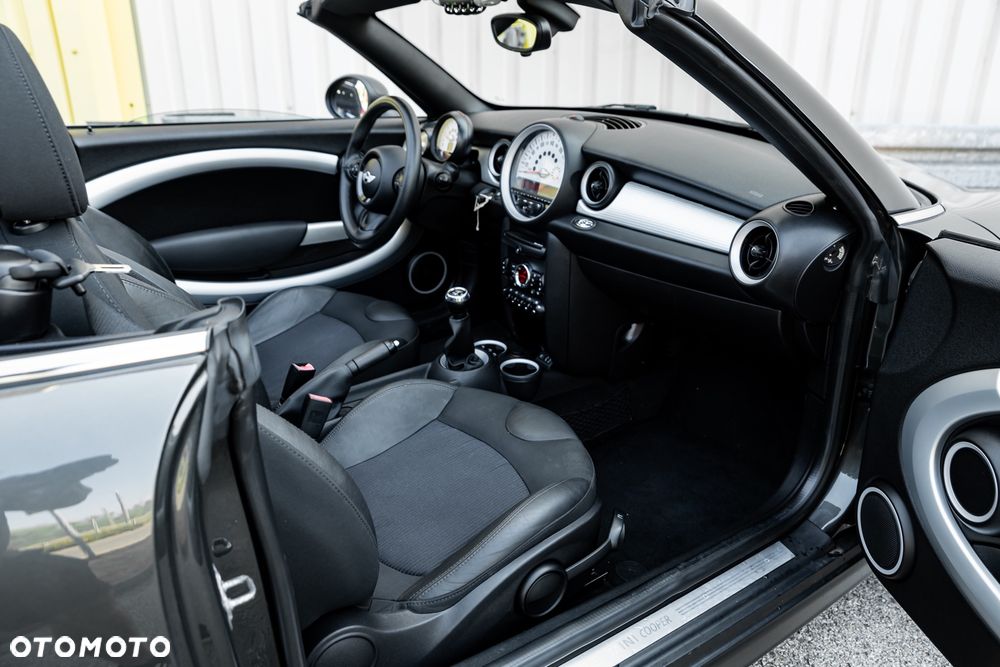 MINI Cooper Cabrio - 24