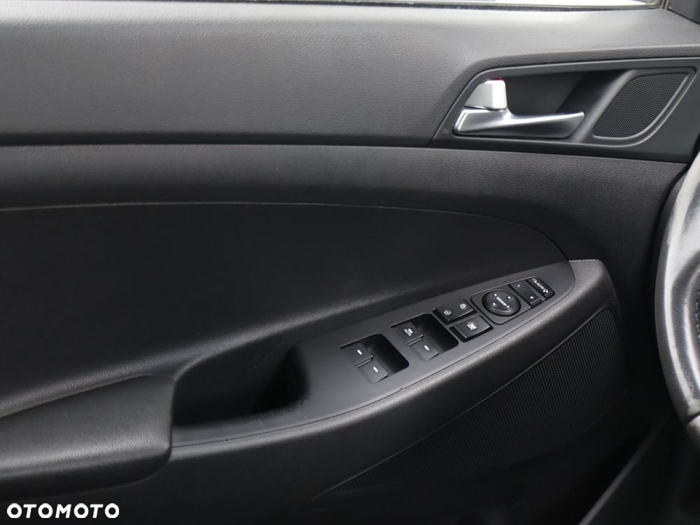 Hyundai Tucson 2.0 CRDI BlueDrive Comfort 2WD - 14
