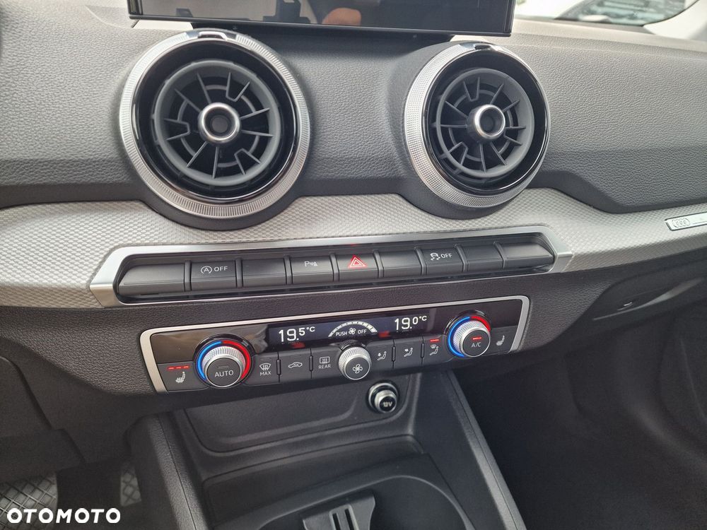 Audi Q2 - 18
