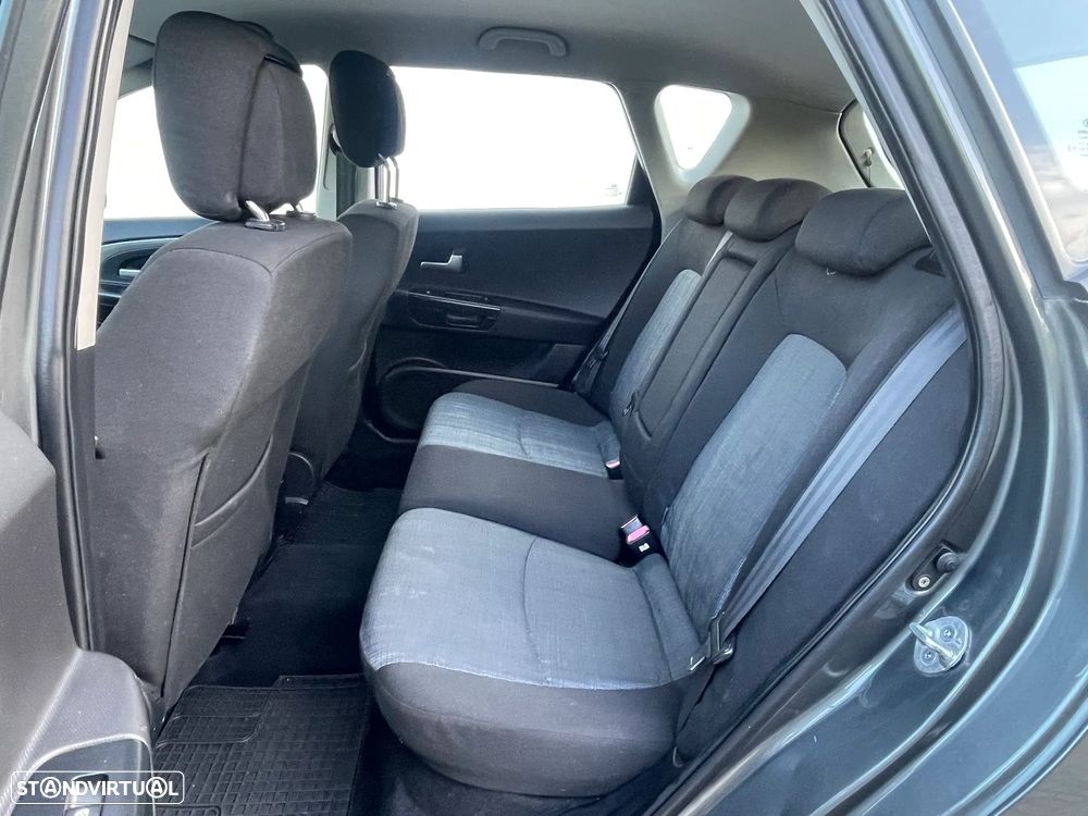 Kia Ceed 1.6 CRDi EX Eco - 26