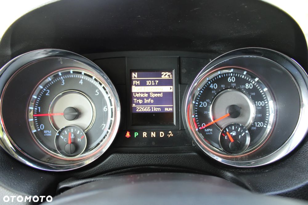 Chrysler Town & Country 3.6 Touring - 28