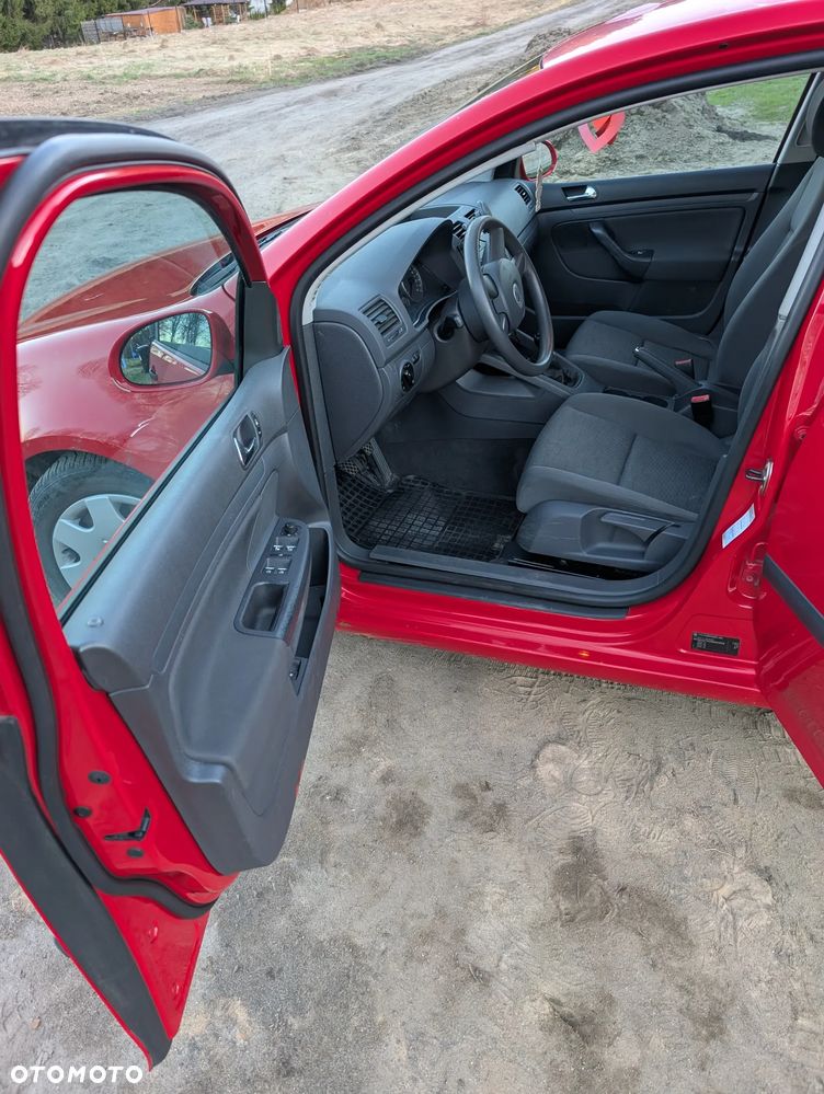 Volkswagen Golf 1.6 Comfortline - 23