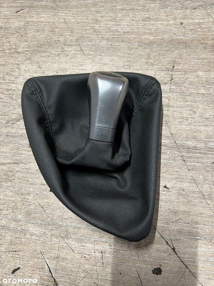 Gałka zmiany biegów manual manualna e87 komplet z mieszkiem skórką bardzo ładne