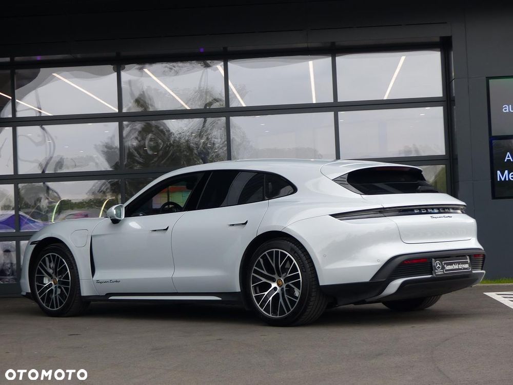 Porsche Taycan Turbo - 8