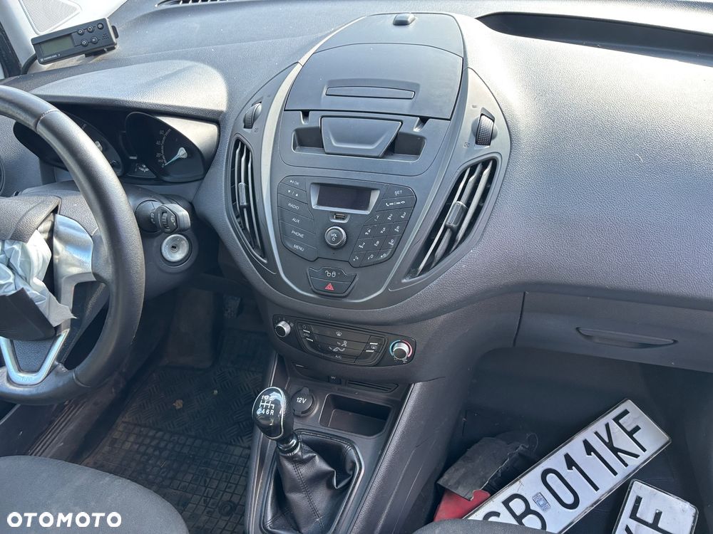 Ford transit courier - 6