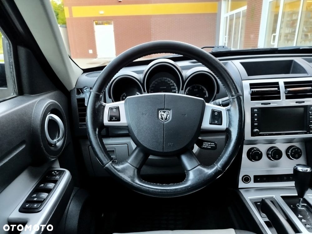 Dodge Nitro 2.8 CRD DPF Automatik SXT - 23