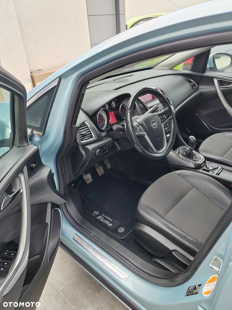 Opel Astra 1.7 CDTI DPF Cosmo - 3