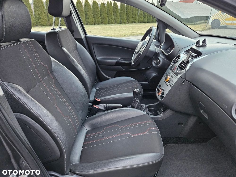 Opel Corsa 1.4 16V Cosmo - 28