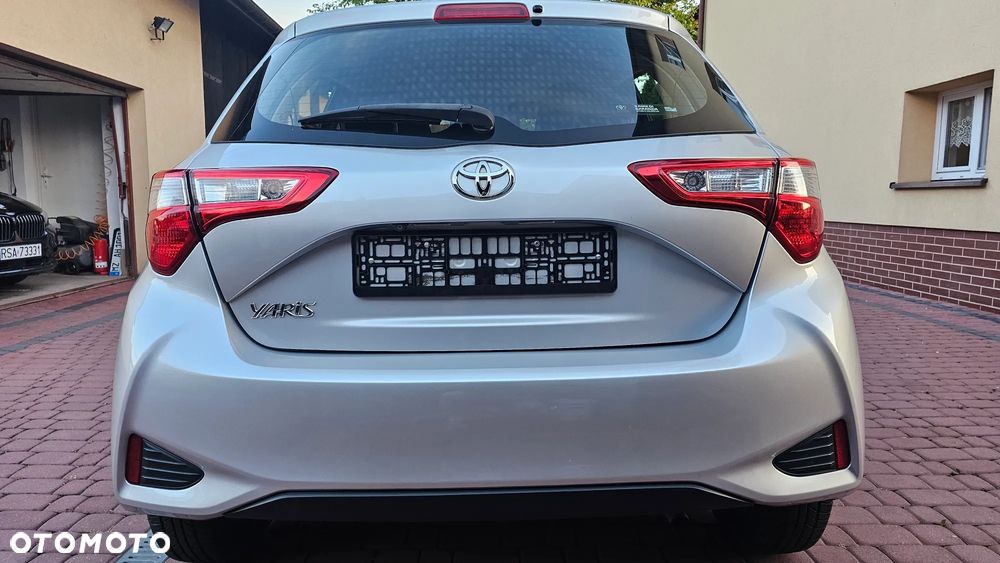 Toyota Yaris 1.0 Premium - 25