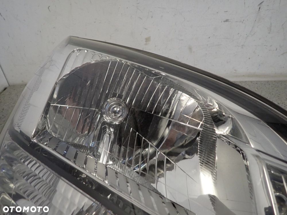 CHEVROLET ORLANDO 10- LAMPA PRZEDNIA PRAWA REFLEKTOR PRAWY - 8