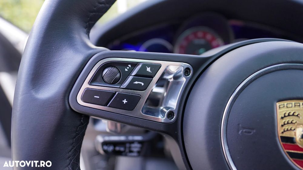 Porsche Cayenne Turbo - 21