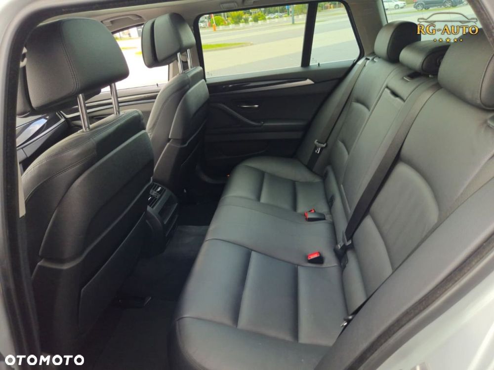 BMW Seria 5 525d xDrive Luxury Line - 31