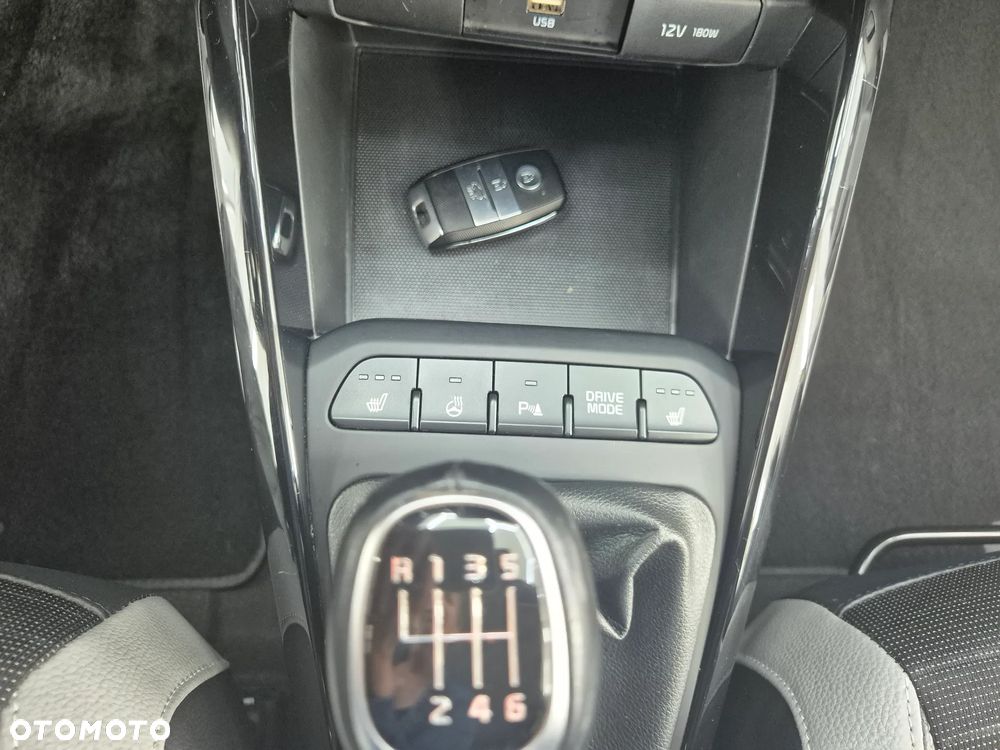 Kia Stonic - 21