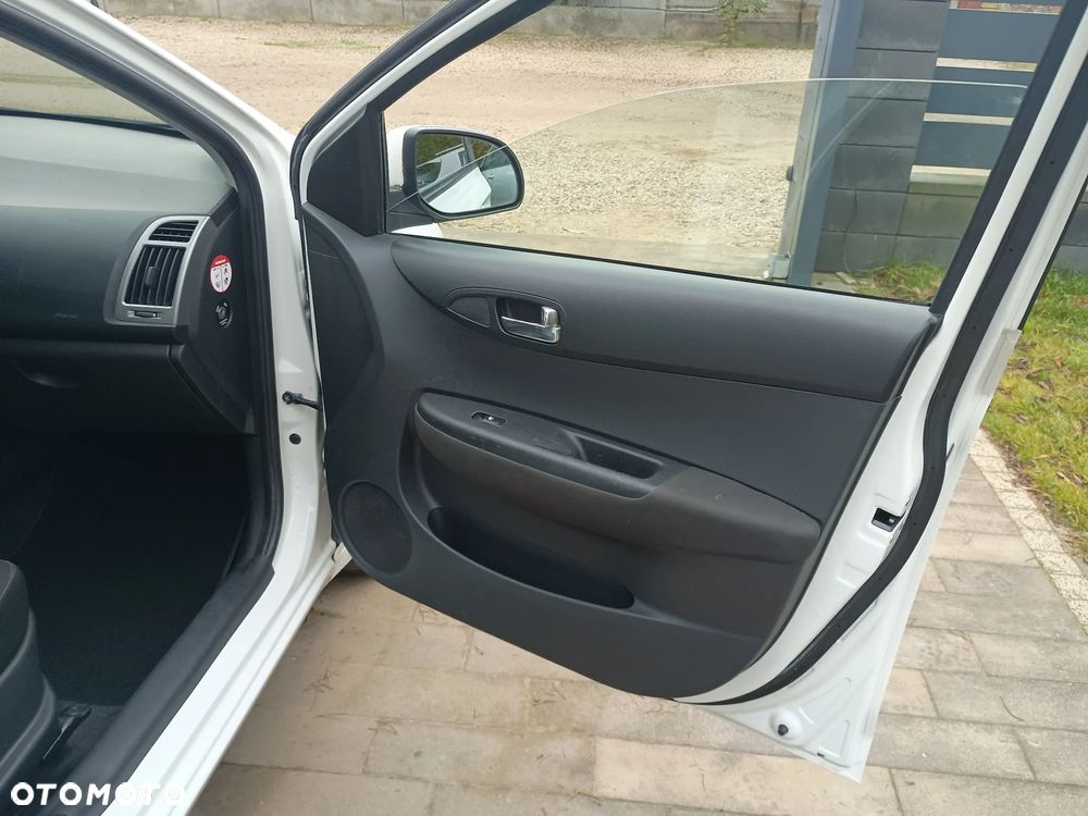 Hyundai i20 1.2 Trend - 14