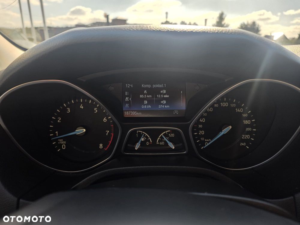 Ford Focus 1.0 EcoBoost Titanium - 21