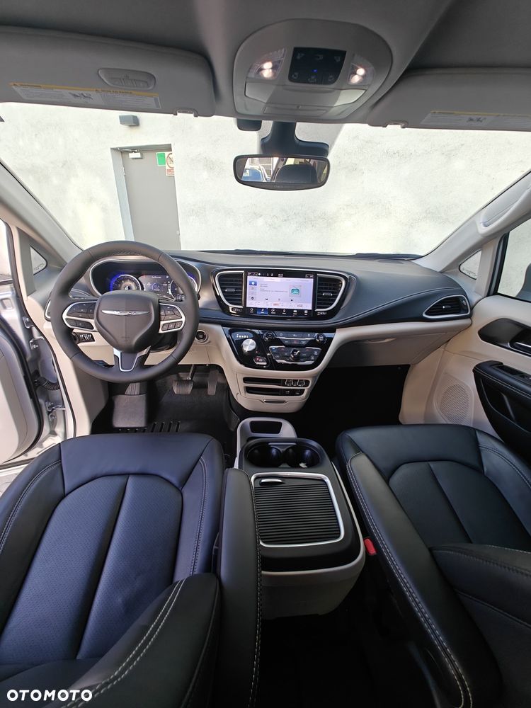 Chrysler Pacifica - 9
