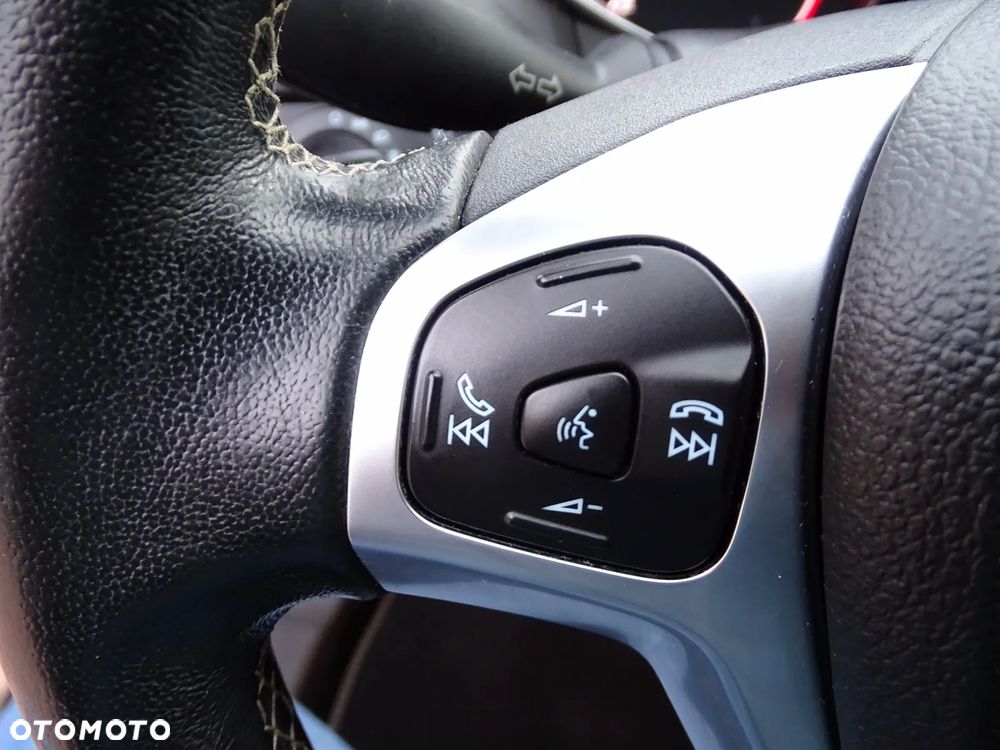 Ford Fiesta 1.0 EcoBoost Powershift Titanium - 33