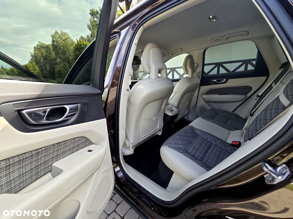 Volvo XC 60 - 21