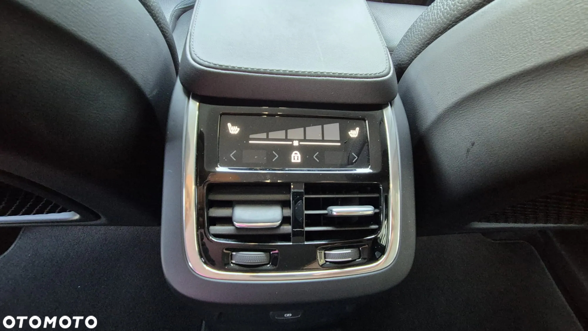 Volvo XC 90 T8 AWD Recharge Geartronic Inscription Edition - 13