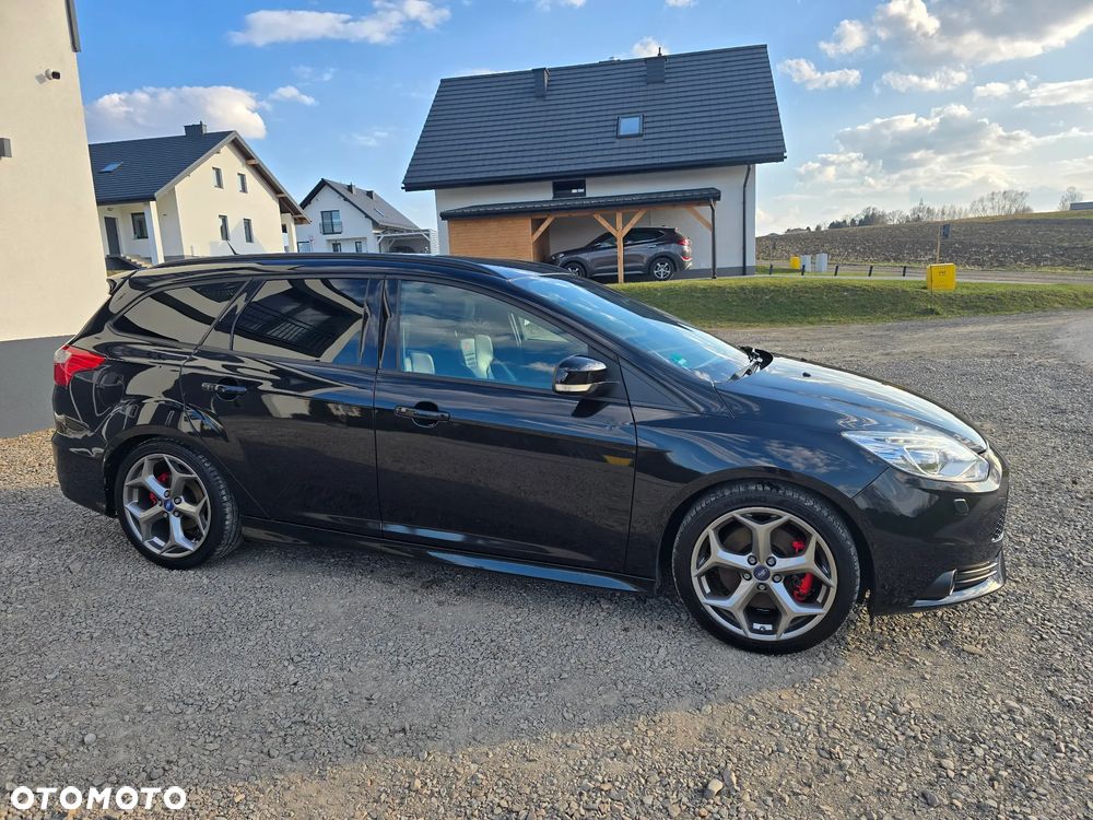 Ford Focus SW 2.0 EcoBoost ST Leather Exclusive Pack - 12