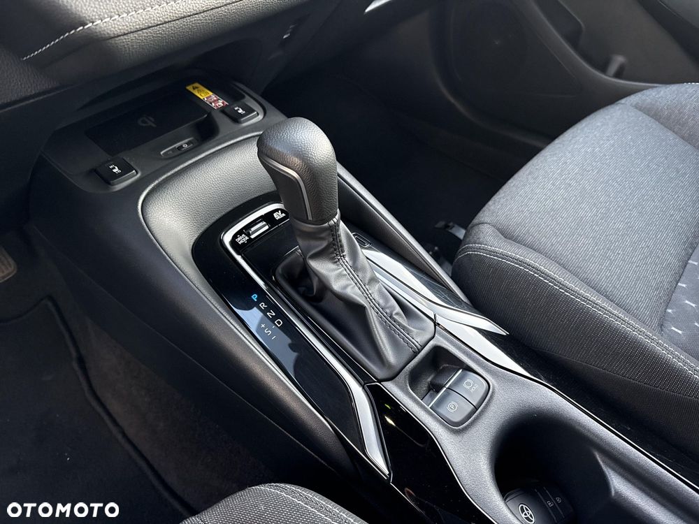 Toyota Corolla 2.0 Hybrid Comfort - 23