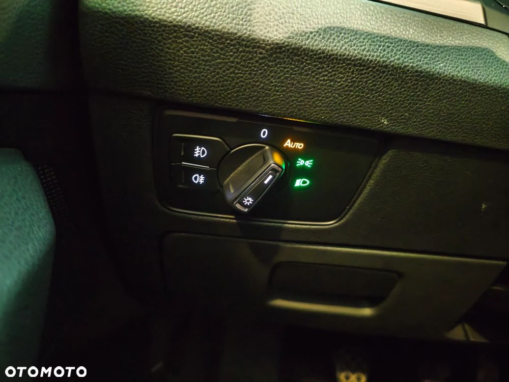 Volkswagen Passat - 8