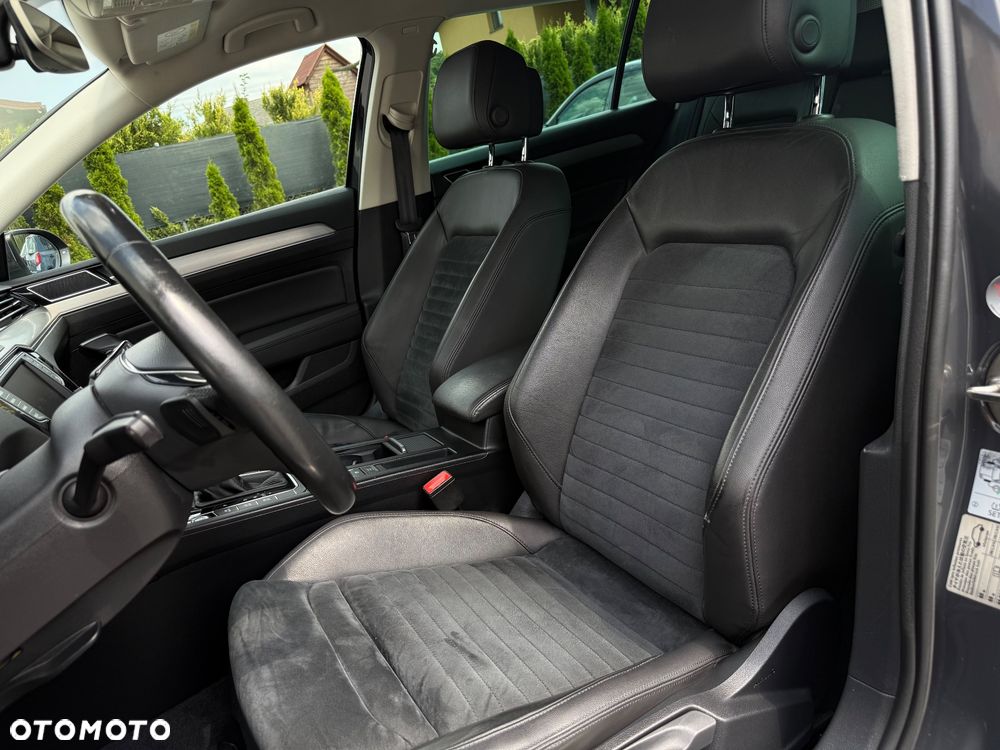 Volkswagen Passat 2.0 TDI SCR 4Motion DDG Highline - 17