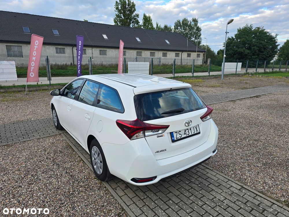 Toyota Auris 1.6 Premium - 9