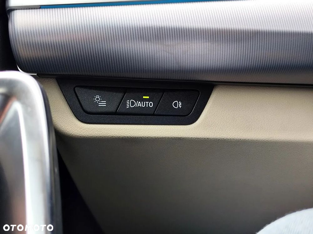 BMW iX1 xDrive30 66.5kWh xLine - 29