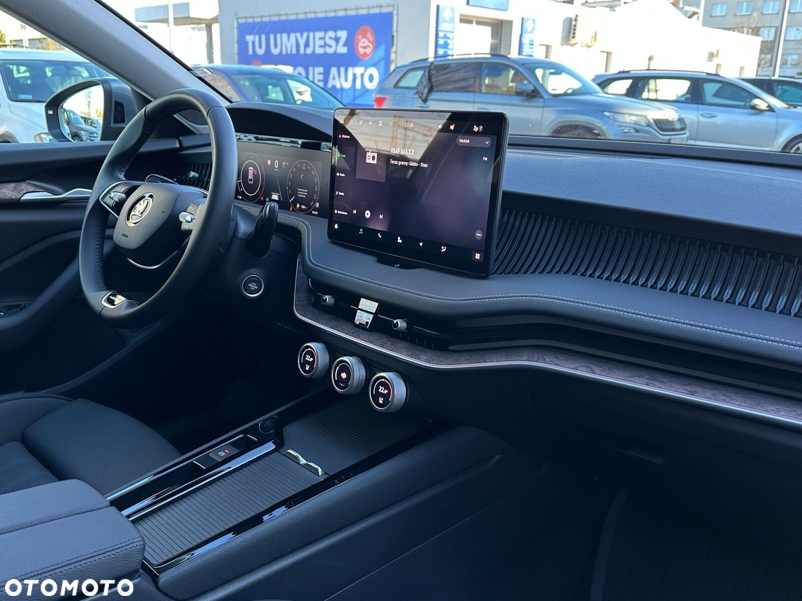 Skoda Superb 2.0 TDI SCR 4x4 L&K DSG - 17