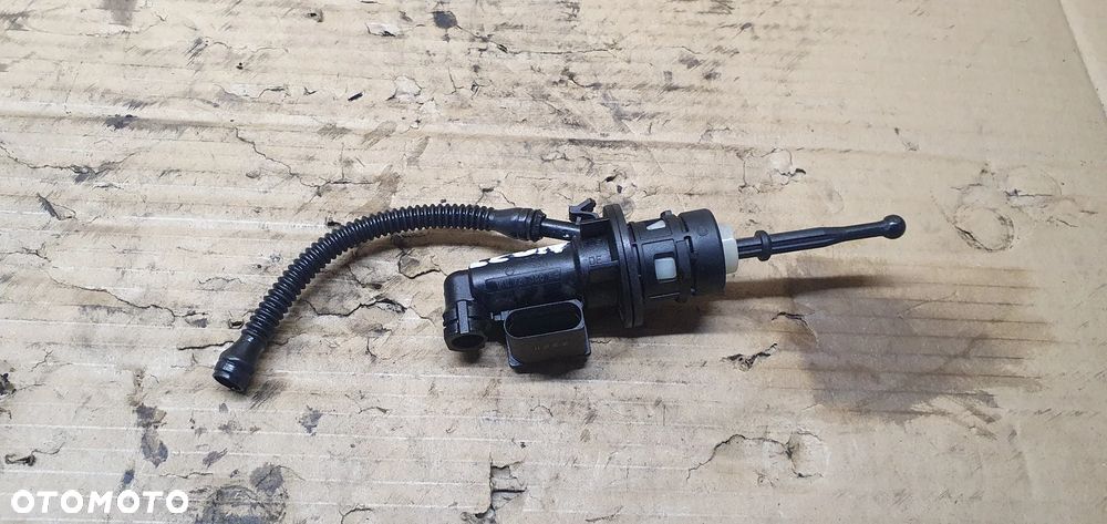 Pompka sprzęgła wysprzęglik czujnik Seat Leon II 1K0927810D 1K0721388AB - 1