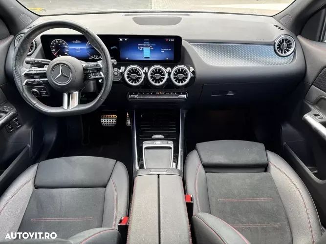 Mercedes-Benz GLA 250 e - 12