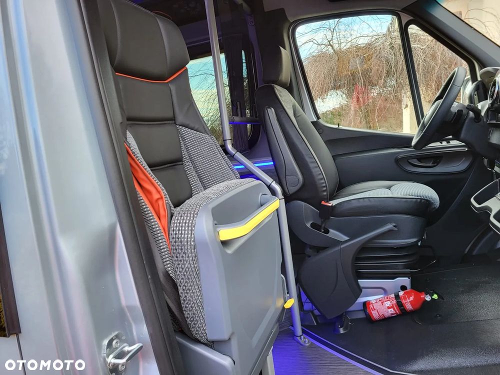 Mercedes-Benz Sprinter - 19