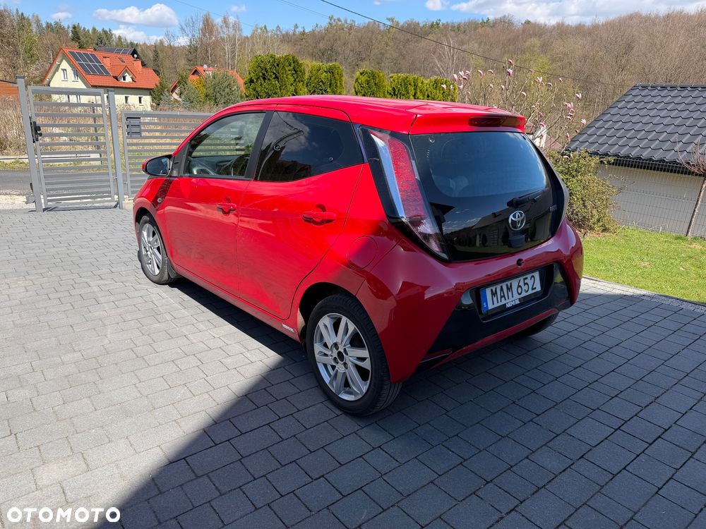 Toyota Aygo x-play touch - 2