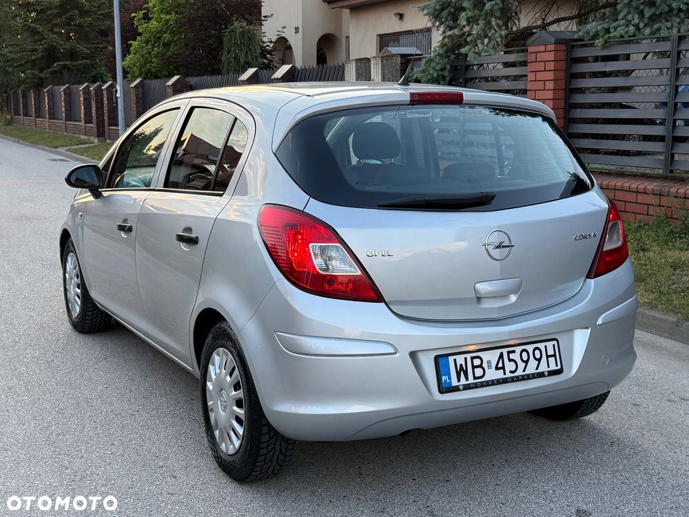 Opel Corsa 1.2 16V Essentia - 12