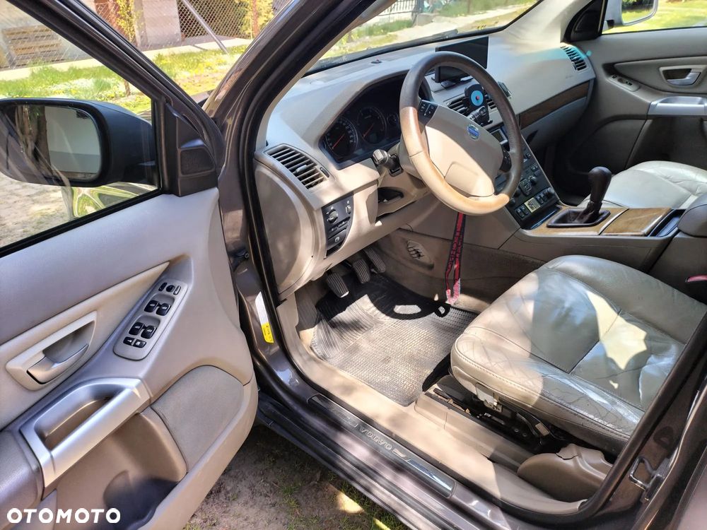 Volvo XC 90 2.4 D5 Momentum - 6