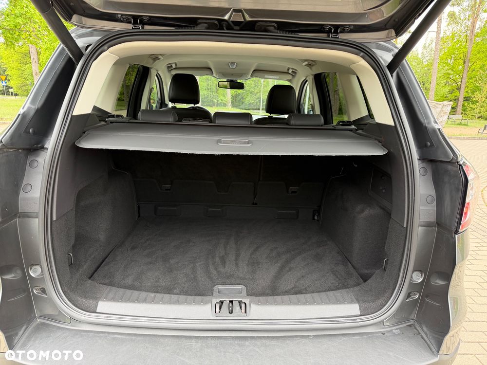 Ford Kuga 2.0 TDCi 2x4 Titanium - 34