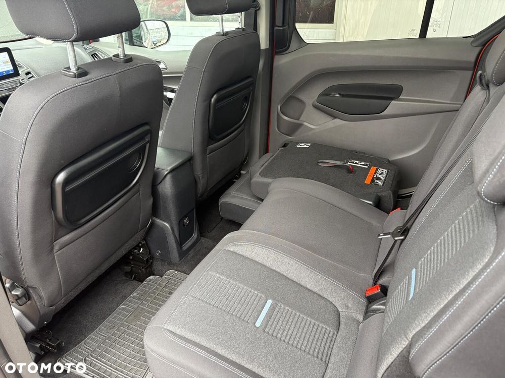 Ford Tourneo Connect Grand - 26