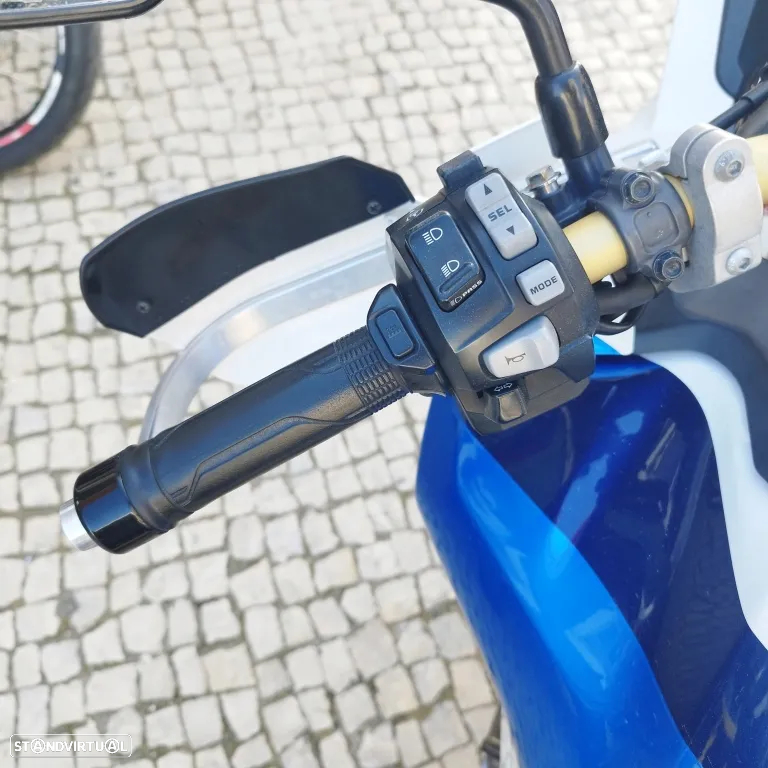 Honda Africa Twin 1000 - 16