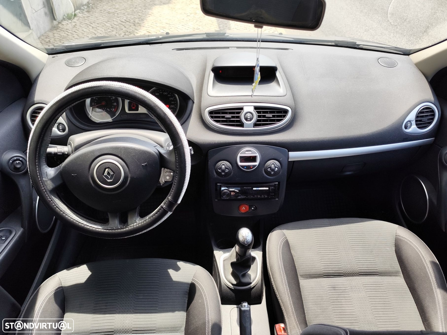 Renault Clio 1.2 16V Dynamique S - 13