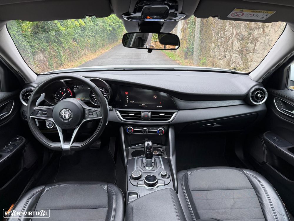 Alfa Romeo Giulia 2.2 D AT8 - 7