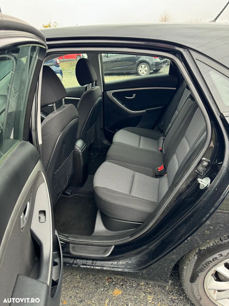 Hyundai i30 1.6 CRDI Exclusive - 8