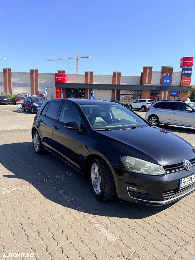 Volkswagen Golf - 6