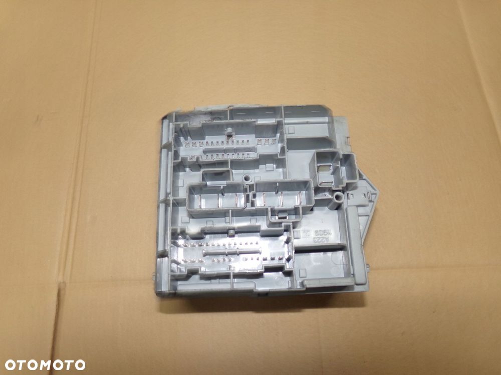 skrzynka bezpieczników 51790930 fiat bravo ii 1.4 t-jet - 2