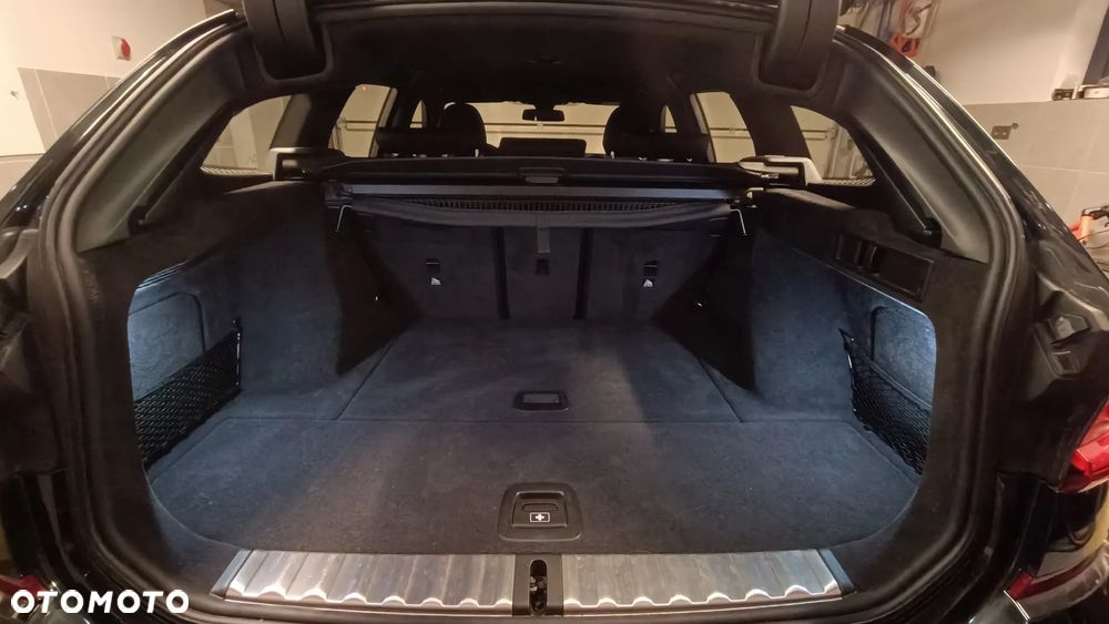 BMW Seria 3 318i M Sport - 16