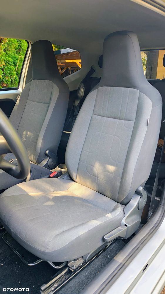 Volkswagen up! - 12