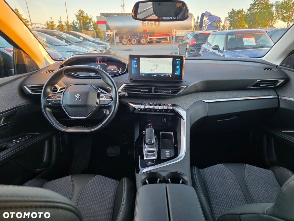 Peugeot 5008 - 25
